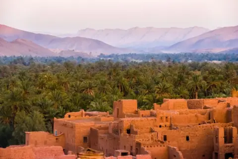 4 Days North Morocco Tour — Tangier, Chefchaouen & Fes