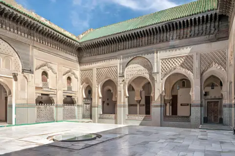 Discovering Fes Medina: Historical and Cultural Guide